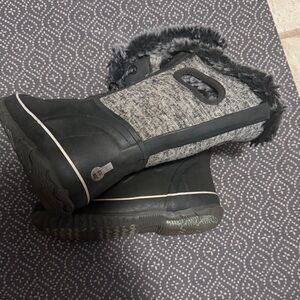 Bogs Black and Gray Kids Snow Boots